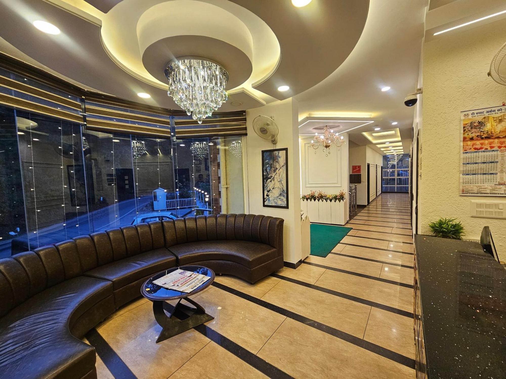 Hotel Kasauli View !! Balcony Rooms ! Terrace ! Restaurant ! Main Highway ! Garden !! Bagian luar foto