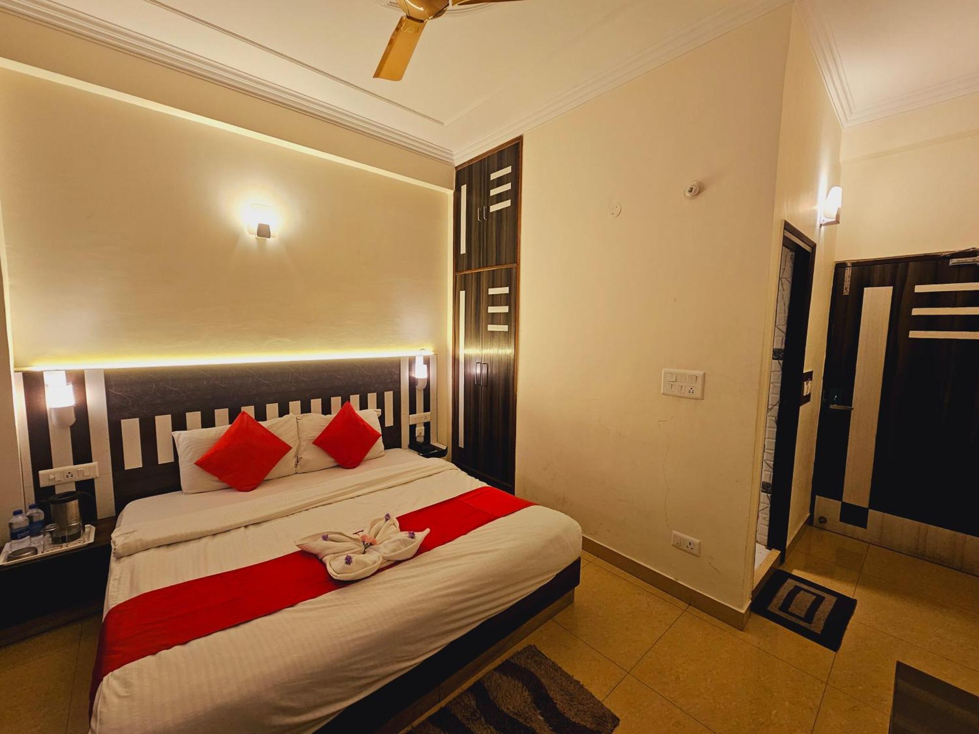 Hotel Kasauli View !! Balcony Rooms ! Terrace ! Restaurant ! Main Highway ! Garden !! Bagian luar foto