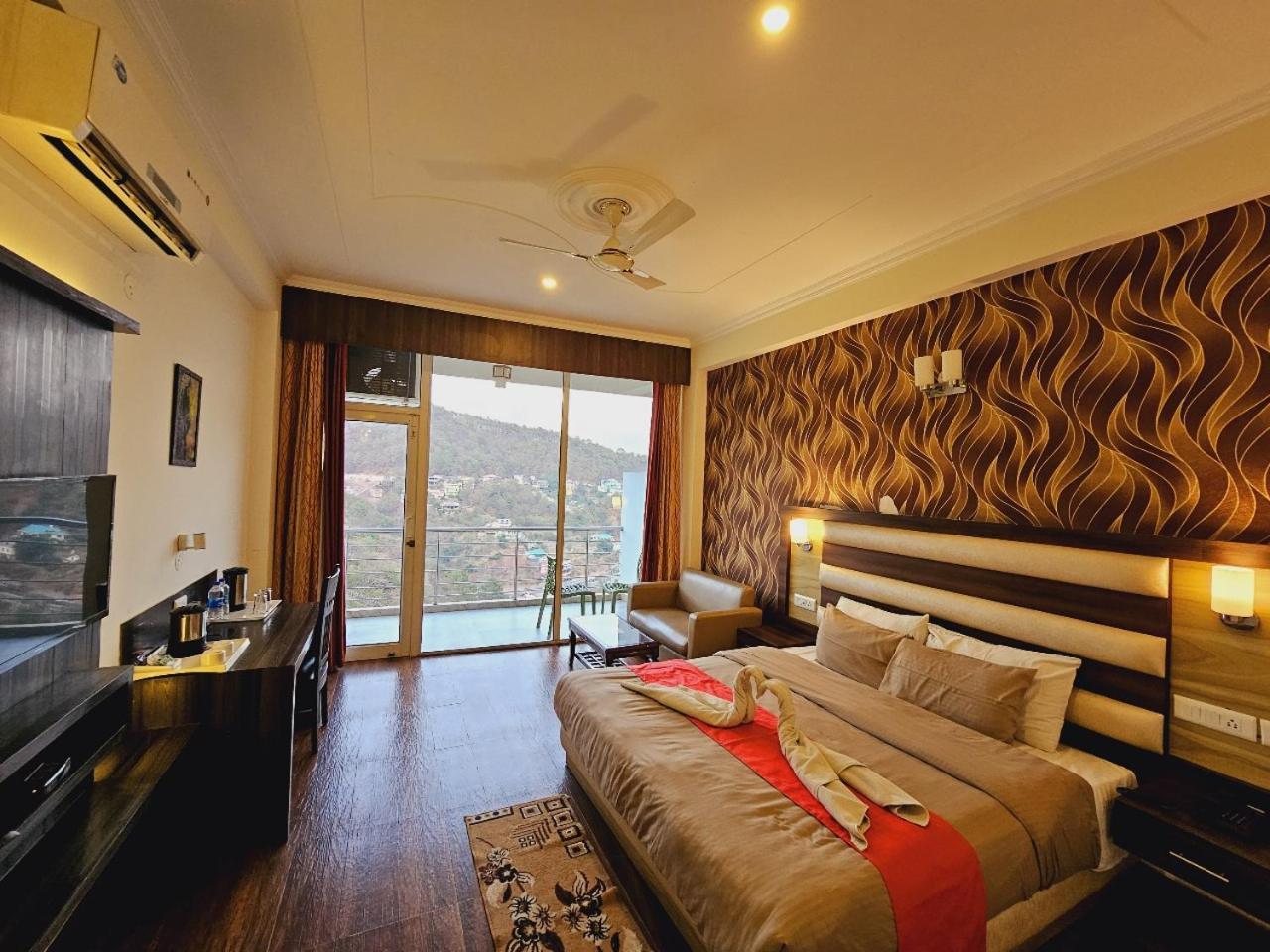 Hotel Kasauli View !! Balcony Rooms ! Terrace ! Restaurant ! Main Highway ! Garden !! Bagian luar foto